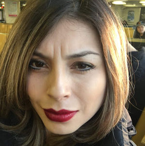 Meet your Posher, Gloria